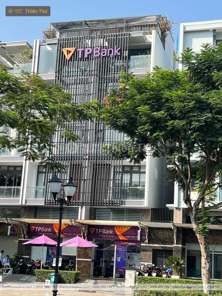 Bán shophouse mặt tiền 10m Vạn Phúc City